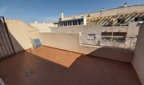 Bargain! Spacious Penthouse with Pool and Terrace in Torrevieja. Ref:ks4346