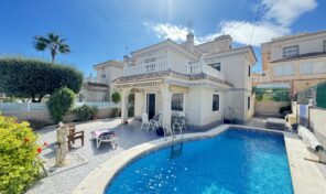 Spacious Semi-Detached Villa with Private Pool in Villamartin. Ref:ks4467