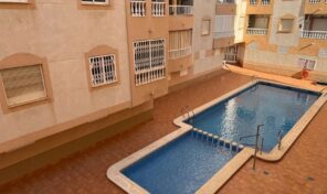 Great Investment. 2bed Apartment with Pool in Center Torrevieja. Ref:ks4560