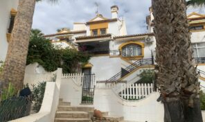 OFFER! Modernized Townhouse with Separated Apartment in Villamartin. Ref:ks4591