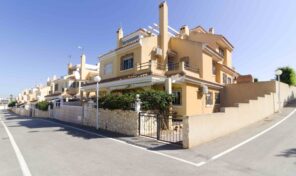 OFFER! Spacious Quad Villa in La Florida, Playa Flamenca. Ref:ks4599