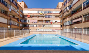 OFFER! Central Apartment with Pool in Torrevieja. Ref:ks4582