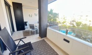 Great Modern Apartment with Large Terrace and Parking in Los Altos. Ref:ks4583