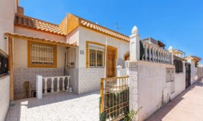 OPPORTUNITY! Townhouse with Solarium in Torrevieja. Ref:ks4625