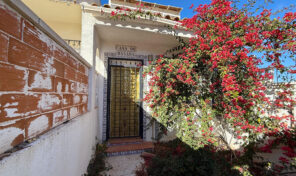 AMAZING OFFER! Semi-Detached House in Villamartin. Ref:ks4677