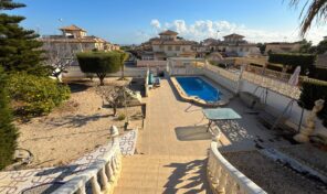 OFFER! Spacious Villa with Large Plot & Private Pool in Villamartin. Ref:ks4698