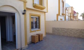OFFER! 3 Bed Semi-Detached Villa near Carrefour in Torrevieja. Ref:ks4811