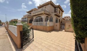 OFFER! Spacious Quad Villa in Lomas de Cabo Roig. Ref:mks4875