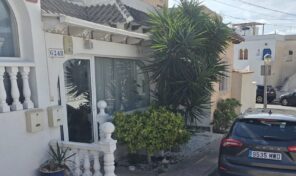 OFFER! One Level Townhouse with Solarium in Villamartin.  Ref:mks4964