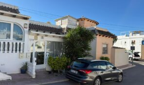 OFFER! One Level Townhouse with Solarium in Villamartin.  Ref:mks4964 OFFER! One Level Townhouse with Solarium in Villamartin.  Ref:mks4964