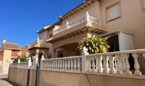 Offer! Townhouse with Communal Pool in Torrevieja. Ref:mks5034
