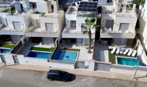 Opportunity! Modern Villa with Heated Private Pool in Lomas de Cabo Roig.Refks5053