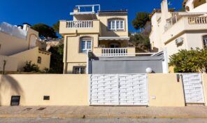 OFFER! Lux Villa with Private Pool in prestigious Las Ramblas. Ref:ks5079