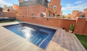 BARGAIN! Luxorious Villa with Private Pool in Playa Flamenca. Ref:ks5077