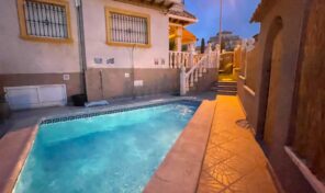 OFFER! Semi-Detached Villa with Private Pool in Villamartin. Ref:ks5063