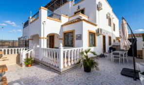 OFFER! Spacious Quad Villa in Los Altos. Ref:ks5090