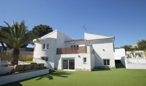 Opportunity! Fully Renovated Large Villa with Pool in Los Balcones. Ref:ks5145