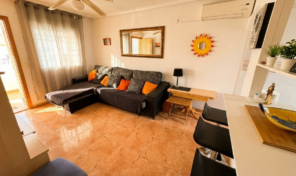 BARGAIN! Top Floor Bungalow with Solarium in Torrevieja. Ref:mks5152