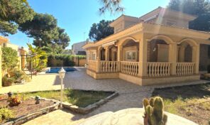Large Luxury Villa with Private Pool next to Beach in Punta Prima. Ref:ks5170