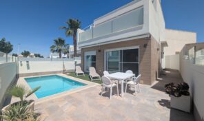 Bargain! Near Beach Villa with Pool in San Pedro del Pinatar. Ref:ks5229