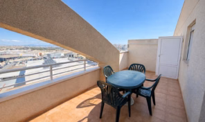 OFFER! Penthouse with Parking and Pool in Center Torrevieja. Ref:ks5299